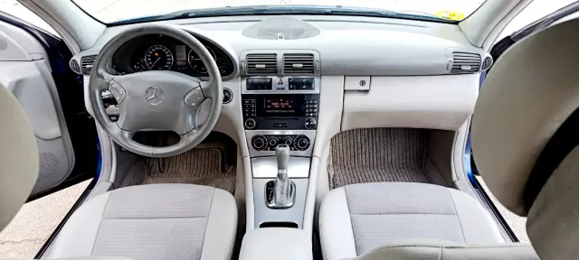 Mercedes-Benz Clase C 2006