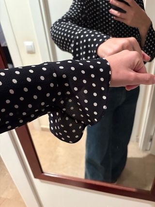 Blusa mujer lunares negra y blanca