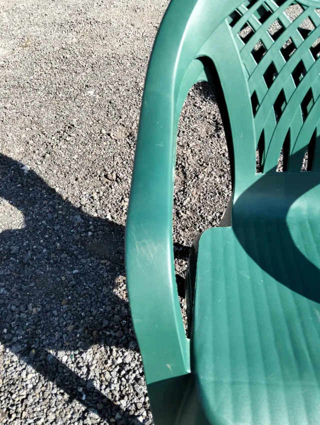 Sillas de jardín de plástico verdes