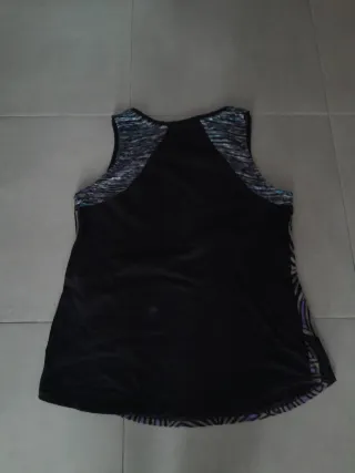 Camiseta sin mangas con estampado