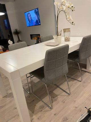 Tavolo da Pranzo Bianco Estensibile + 4 Sedie