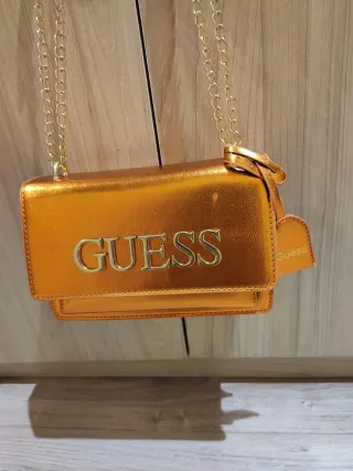 Bolso Guess Naranja Metálico Cadena Dorada