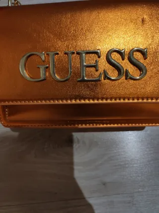 Bolso Guess Naranja Metálico Cadena Dorada