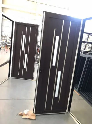 Puertas de entrada de aluminio