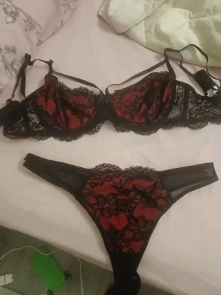 Conjunto lencería sexy rojo y negro, sin estrenar