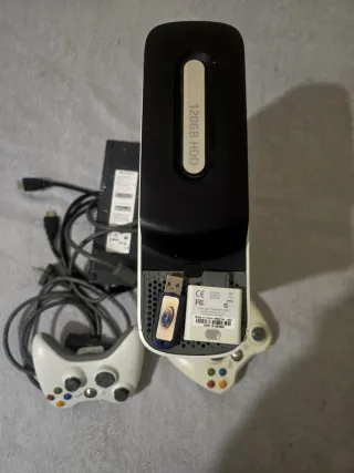 Xbox 360 Completa + 2 Controles+120GB+Juego