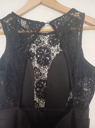 Vestido negro con encaje