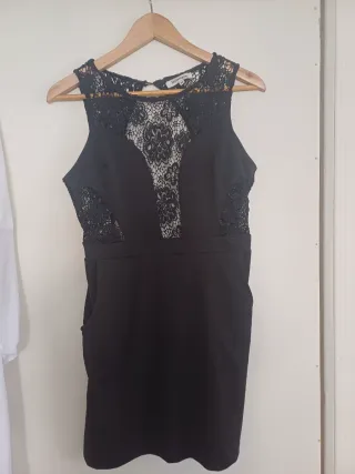 Vestido negro con encaje