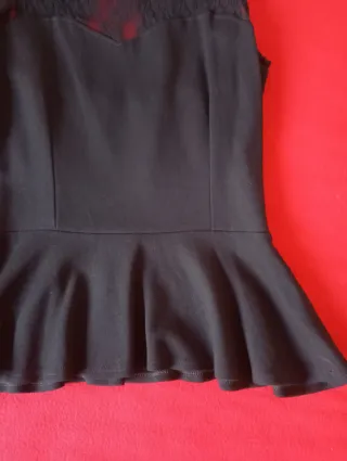 Blusa negra con encaje