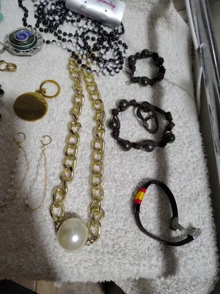 Lote Collares y Pendientes anillos pulseras