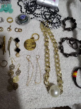Lote Collares y Pendientes anillos pulseras