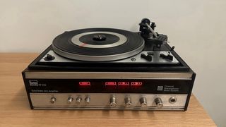 Tocadiscos Bettor EF-225