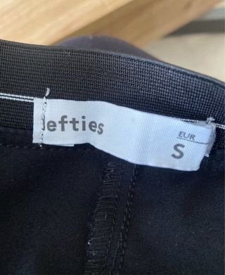 Pantalón negro Lefties