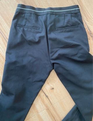 Pantalón negro Lefties