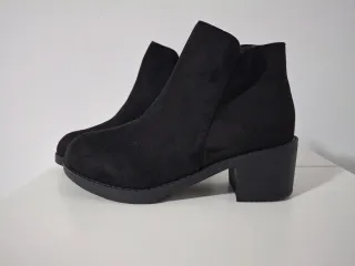 Botines negros sin estrenar