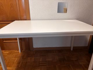 Tavolo da pranzo bianco in metallo Ikea