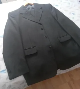 Traje de hombre gris