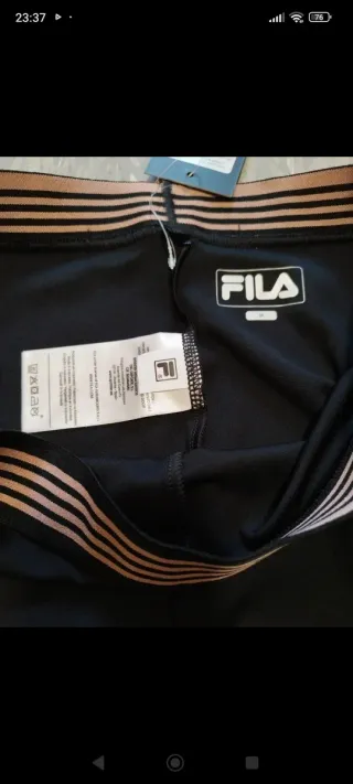 Conjunto deportivo mallas y top FILA. Elegancia