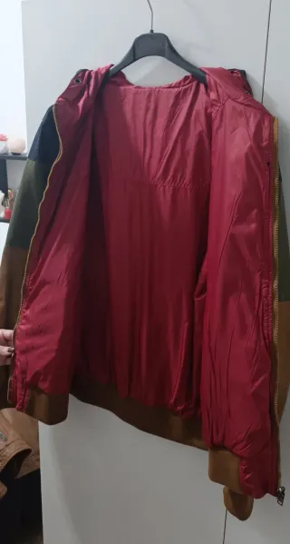 Chaqueta con capucha hombre