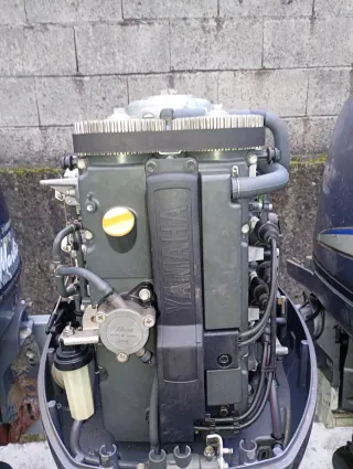 Fueraborda Yamaha 100cv comercial