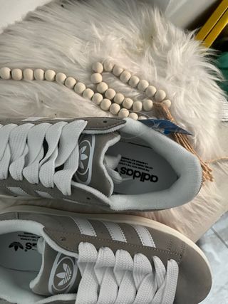 Zapatillas Adidas Campus Grises y Blancas