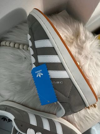 Zapatillas Adidas Campus Grises y Blancas