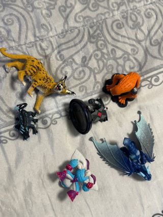 Figuras de colección variadas