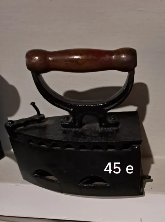 Plancha antigua de hierro