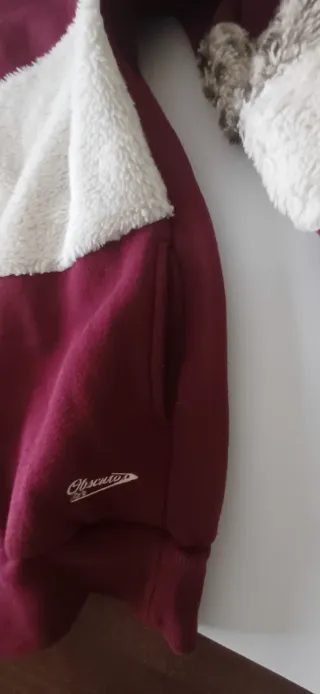 Sudadera abrigadora con parches