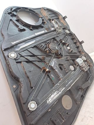 ELEVALUNAS DELANTERO DERECHO HYUNDAI TUCSON (2)