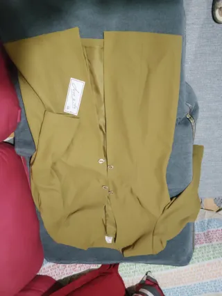 Vestido de fiesta dorado y verde oliva