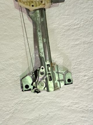 ELEVALUNAS TRASERO IZQUIERDO PEUGEOT 308 (4)