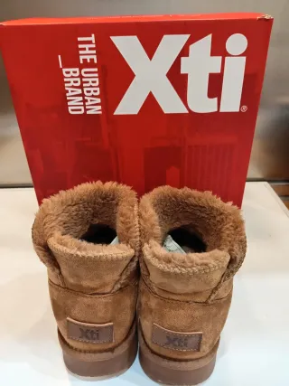 Botas niña Xti talla 35 marrones