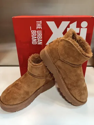 Botas niña Xti talla 35 marrones