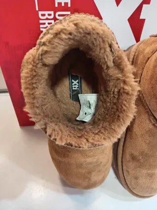 Botas niña Xti talla 35 marrones