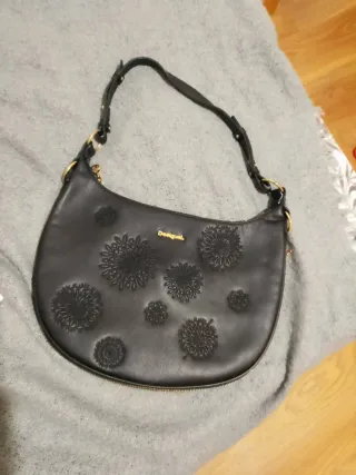 Bolso Negro Desigual