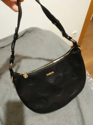 Bolso Negro Desigual