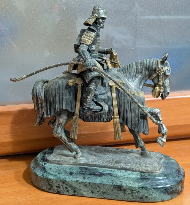 Statua di guerriero samurai giapponese