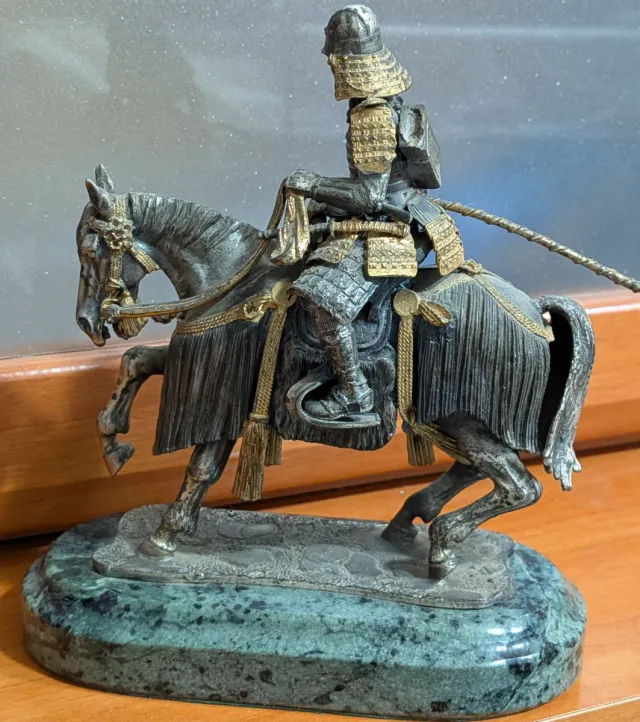 Statua di guerriero samurai giapponese