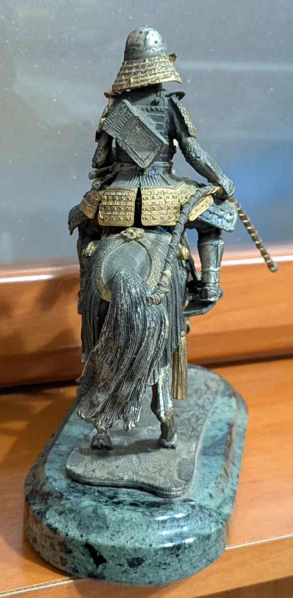 Statua di guerriero samurai giapponese