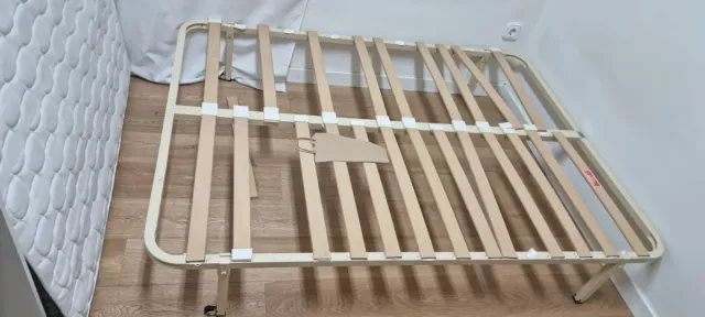 Base cama metálica con somier de madera