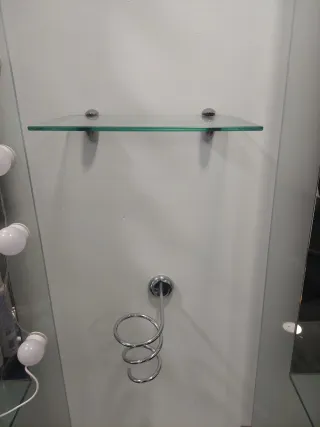 Accesorios peluquería , estantes y soporte secador