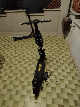 Monopattino Elettrico Jeep Nuovo