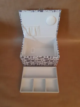 Costurero El Corte Inglés.