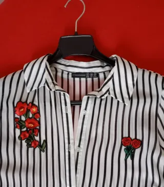 Blusa Rayas Flores Bordadas