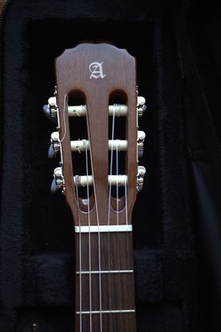 Guitarra Alhambra 1CHT Clásica
