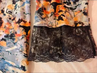 Blusa camisera con blonda