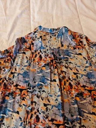 Blusa camisera con blonda