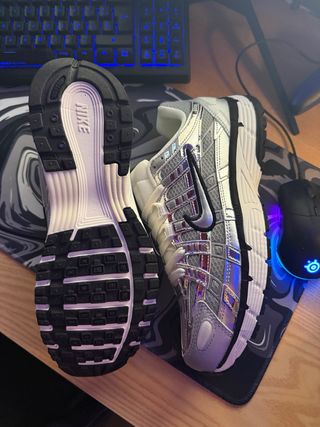 Nike P6000 Metallic Plata y Blanco