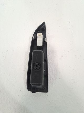 MANDO ELEVALUNAS TRASERO IZQUIERDO OPEL MOKKA (2)